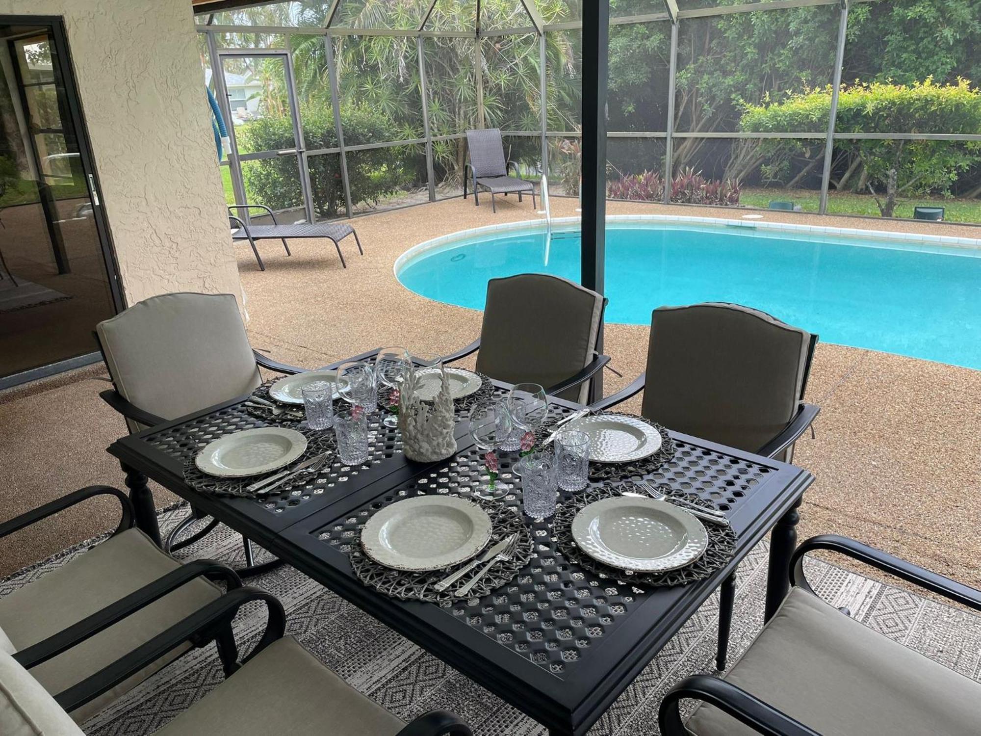Pool Home With A New Sparkling Pool, Close To Beach, Lovely Lake View North North Naples Eksteriør billede